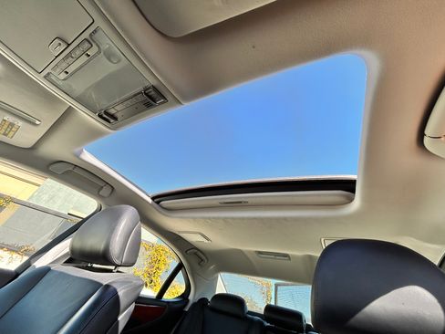 Used 2010 Lexus LS 460 Luxury image 24