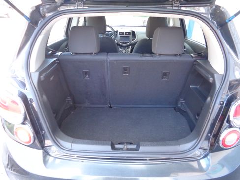 Used 2016 Chevrolet Sonic LT Hatchback FWD image 10