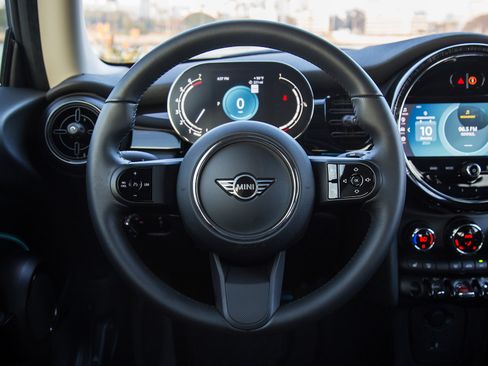 Used 2023 MINI Cooper image 13