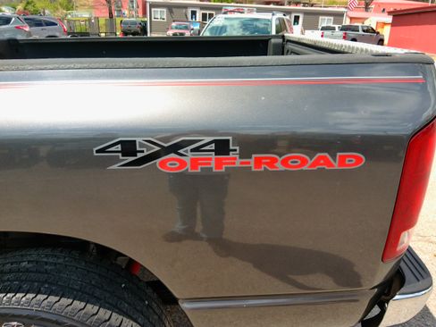 Used 2004 Dodge Ram 1500 Truck SLT image 18