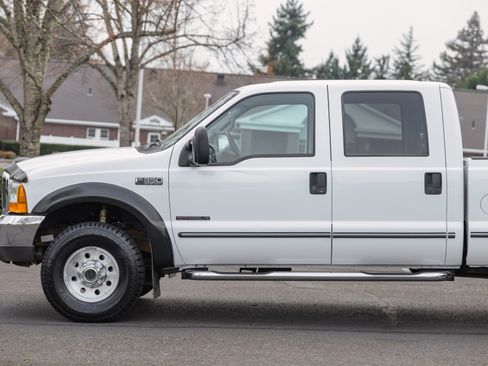 Used 1999 Ford F350 XLT image 10