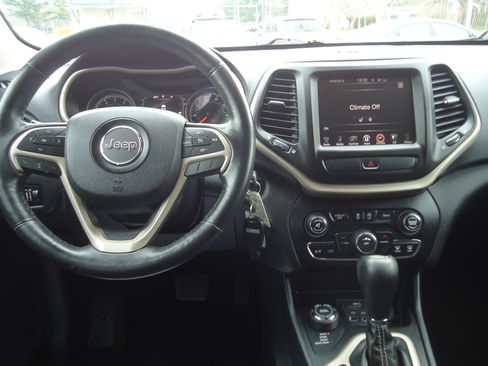 Used 2015 Jeep Cherokee Latitude image 7