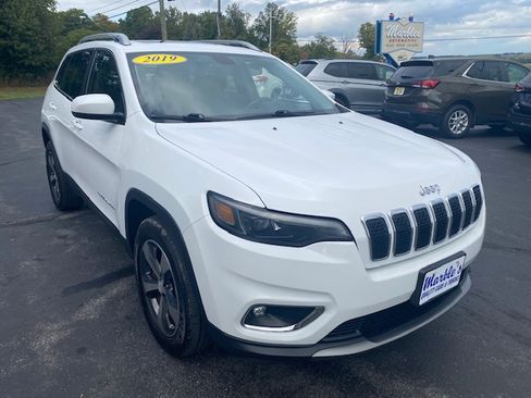 Used 2019 Jeep Cherokee Limited image 4