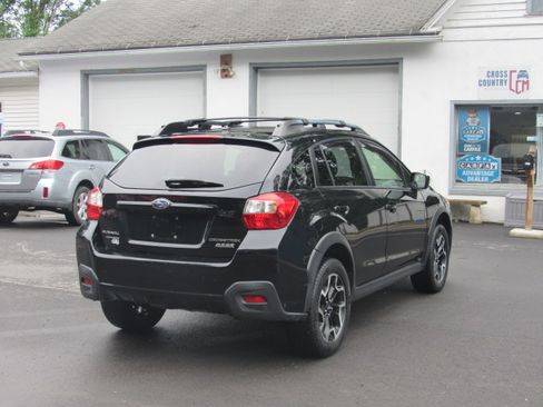 Used 2017 Subaru Crosstrek 2.0i Premium AWD/4WD image 7