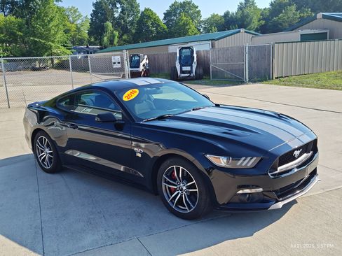 Used 2016 Ford Mustang GT image 10