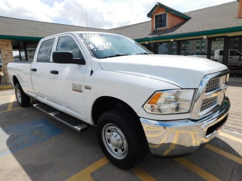Used 2018 RAM 2500 Tradesman image 2