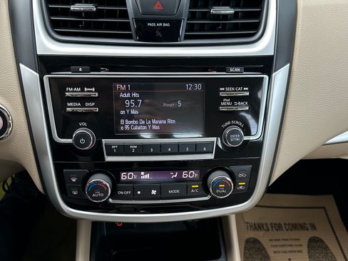 Used 2018 Nissan Altima SL FWD image 10