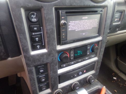 Used 2003 HUMMER H2 Luxury image 9