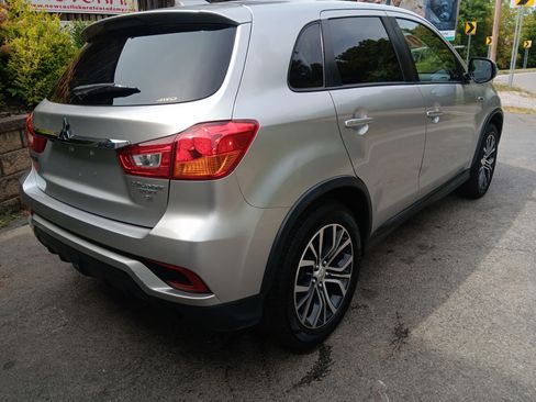 Used 2018 Mitsubishi Outlander Sport SE image 2