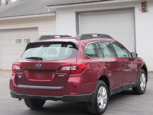 Used 2015 Subaru Outback 2.5i Premium image 6