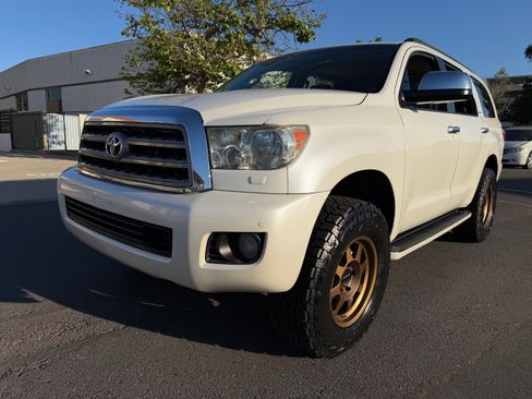 Used 2014 Toyota Sequoia Platinum image 4