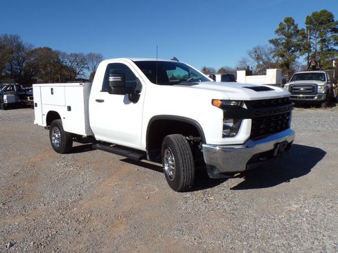 Used 2023 Chevrolet Silverado 2500 LT image 3