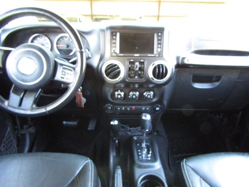Used 2015 Jeep Wrangler Rubicon image 14
