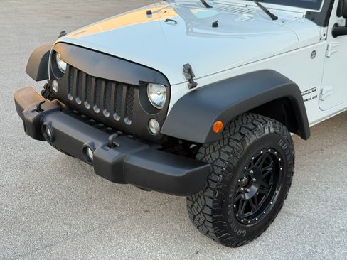 Used 2015 Jeep Wrangler Sport AWD/4WD image 23