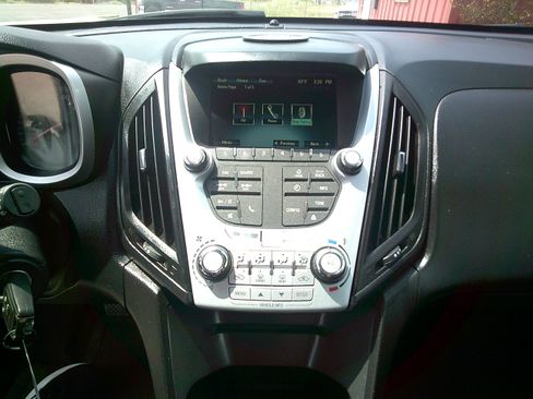 Used 2015 Chevrolet Equinox LT FWD image 16