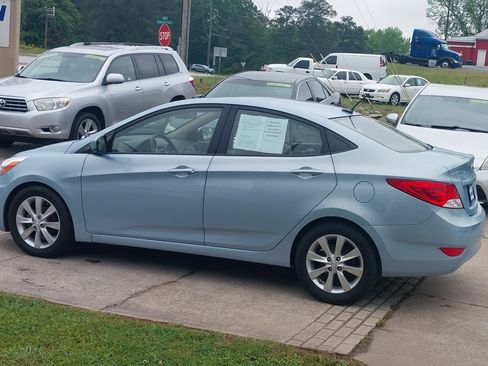 Used 2014 Hyundai Accent GLS image 3