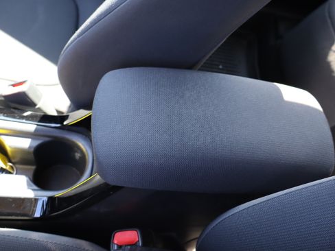 Used 2020 Toyota Corolla LE image 30