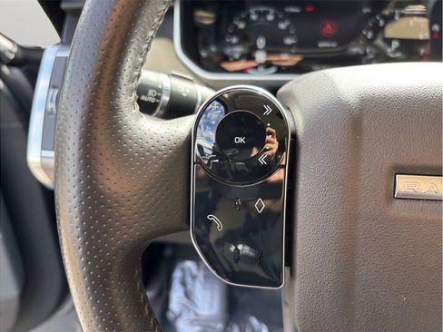 Used 2020 Land Rover Range Rover Sport SE image 29