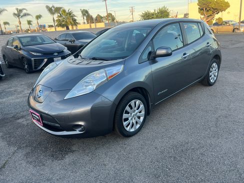 Used 2015 Nissan Leaf S image 3