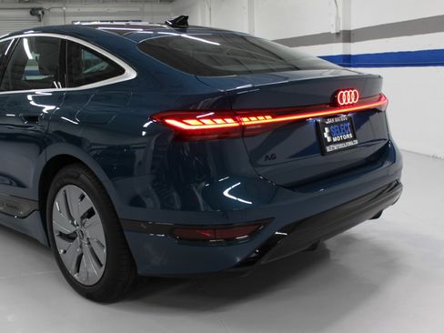 Used 2025 Audi A6 e-tron Premium image 9