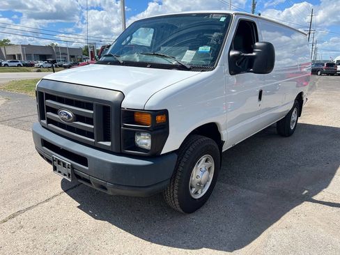 Used 2014 Ford E-350 and Econoline 350 image 2