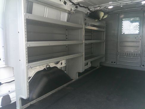 Used 2020 Ford Transit 150 XL RWD image 11