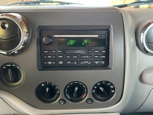 Used 2006 Ford Expedition 4WD XLT image 13