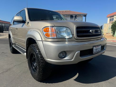 Used 2002 Toyota Sequoia SR5 image 3