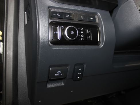 Used 2023 Ford F250 Lariat image 39