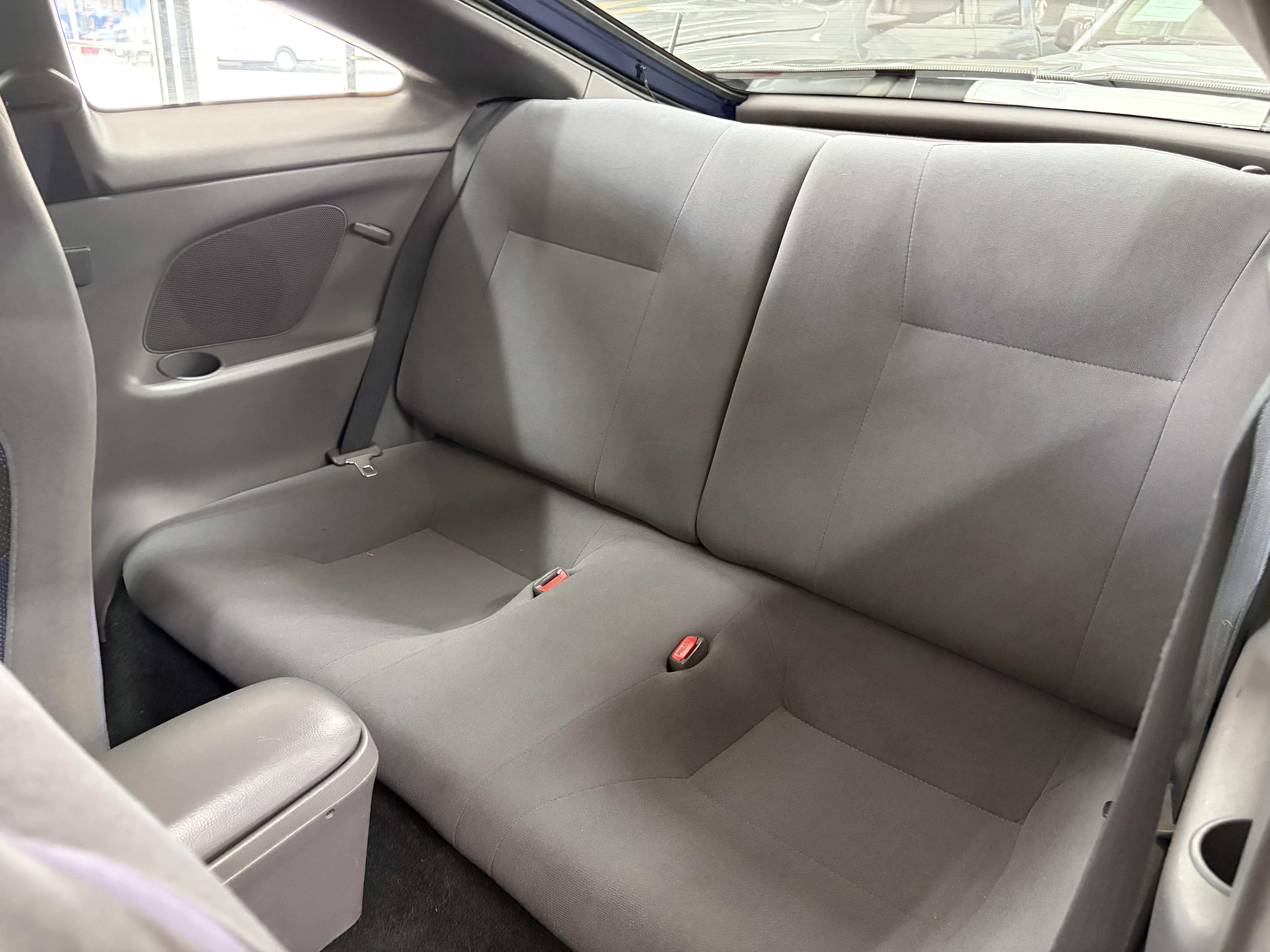 Used 2000 Toyota Celica GT FWD image 14