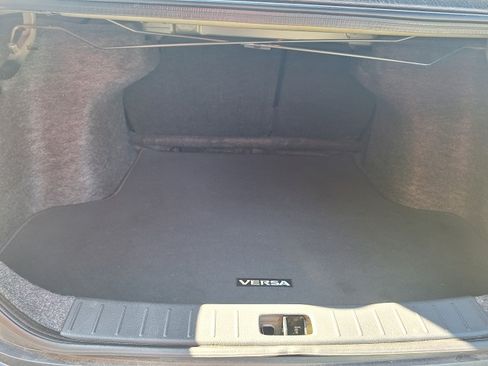 Used 2016 Nissan Versa SV image 12