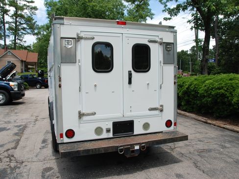 Used 2015 Ford E-350 and Econoline 350 Super Duty RWD image 10