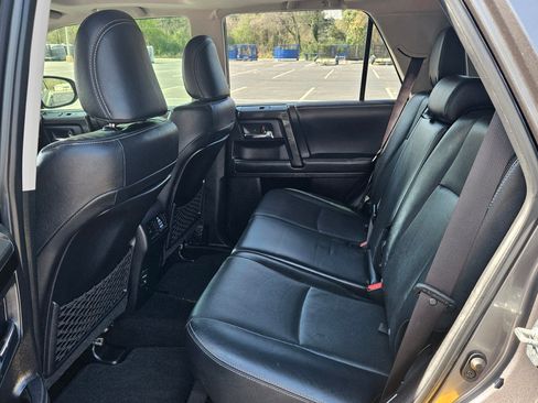 Used 2019 Toyota 4Runner image 11