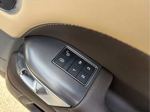 Used 2020 Land Rover Range Rover Sport SE image 50