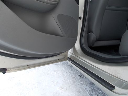 Used 2015 Chevrolet Impala LT image 13