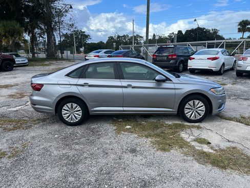 Used 2020 Volkswagen Jetta SE image 3