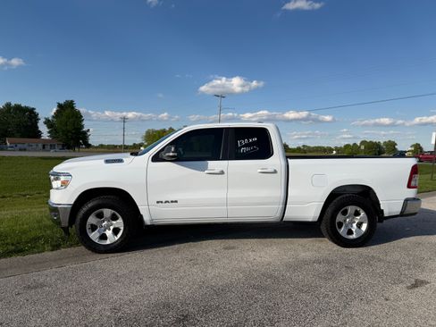 Used 2022 RAM 1500 4x4 Quad Cab image 2