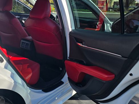 Used 2019 Toyota Camry XSE image 21