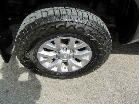 Used 2019 Toyota Tacoma 4x4 Double Cab image 12