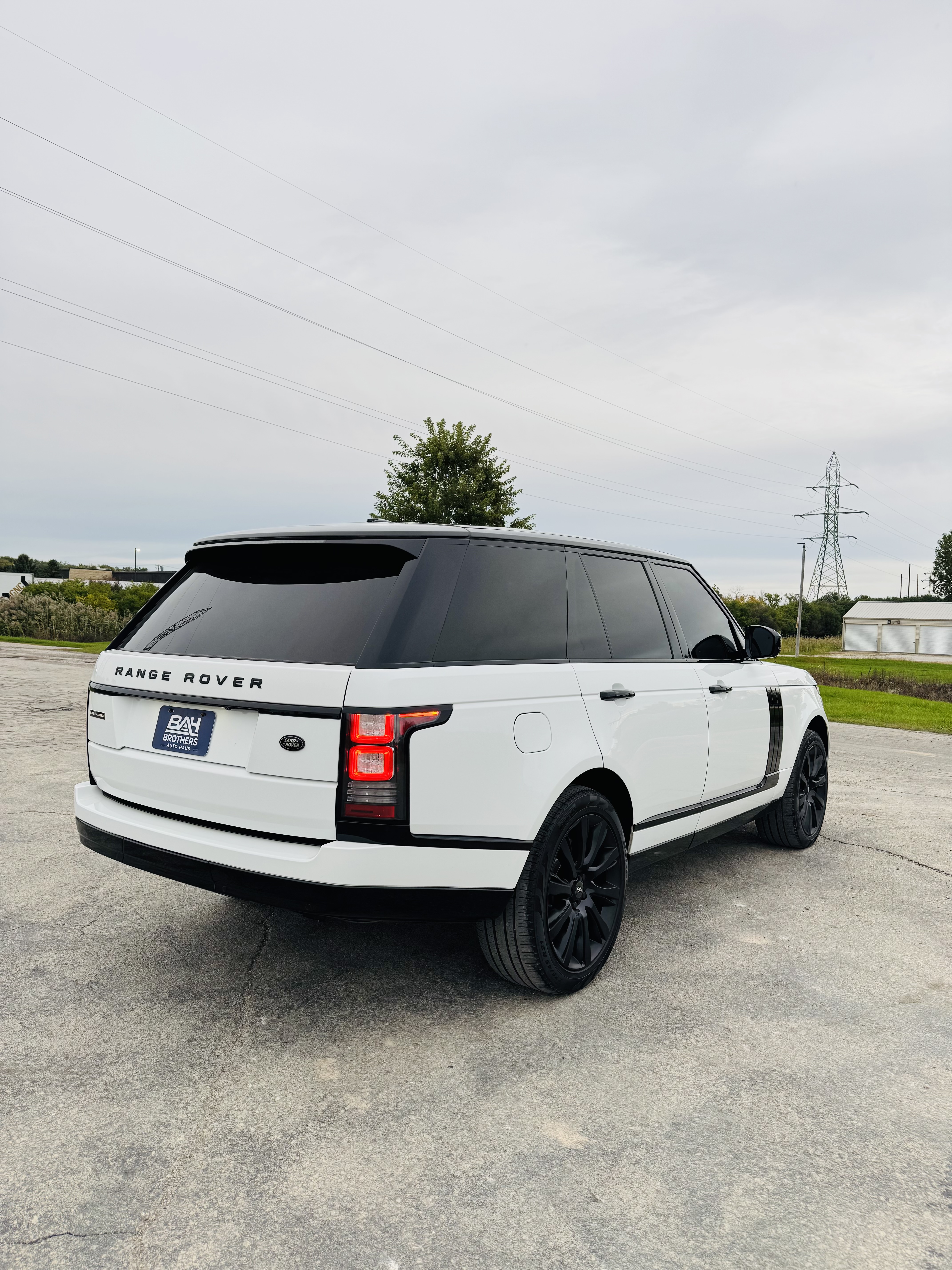 Used 2013 Land Rover Range Rover Supercharged AWD/4WD image 4