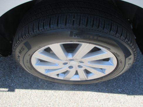 Used 2025 Land Rover Range Rover Long Wheelbase SE image 23