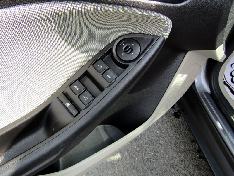 Used 2014 Ford Focus SE Sedan FWD image 17