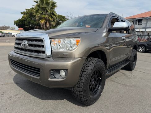 Used 2017 Toyota Sequoia Limited image 4