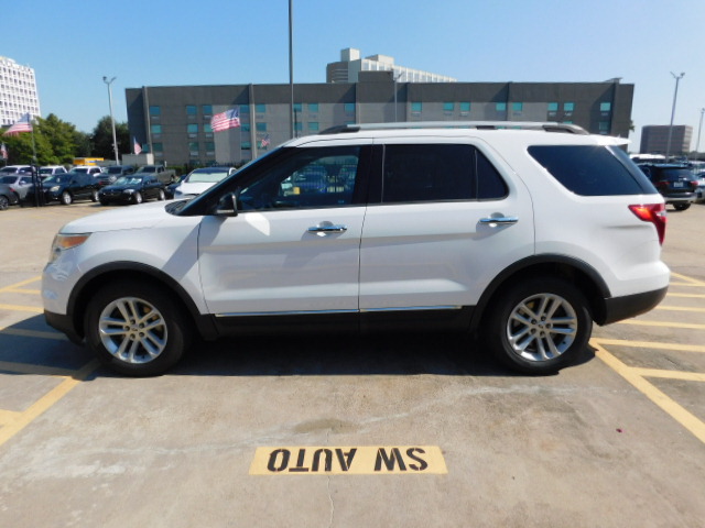 Used 2014 Ford Explorer FWD XLT image 5