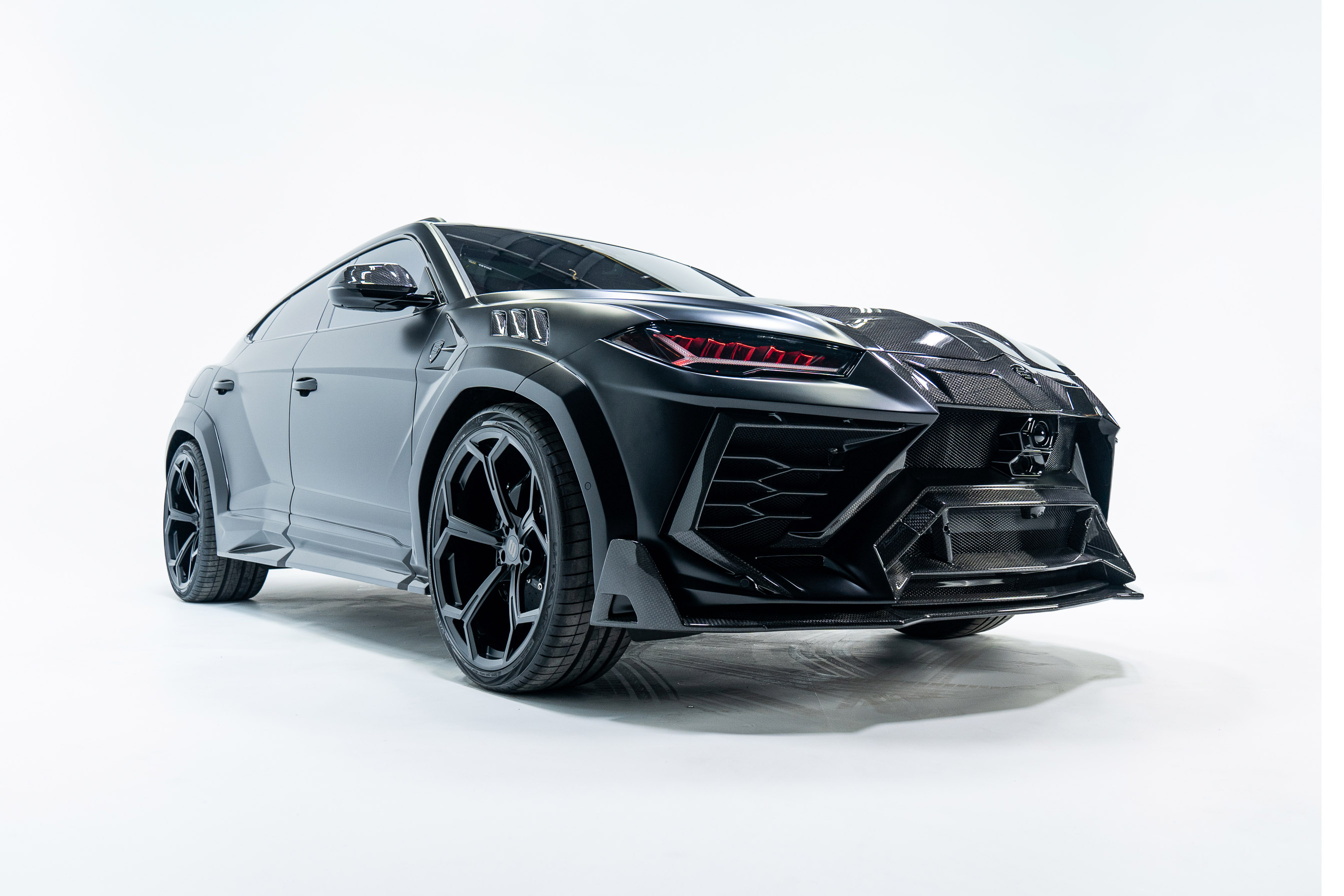 Used 2020 Lamborghini Urus AWD/4WD image 23