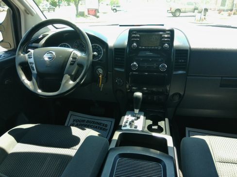Used 2013 Nissan Titan 4x4 Crew Cab SV image 34