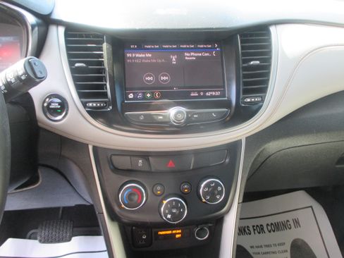 Used 2020 Chevrolet Trax LT image 5