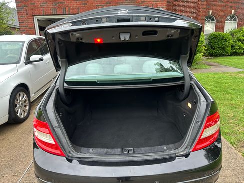 Used 2010 Mercedes-Benz C 350 Sport image 8