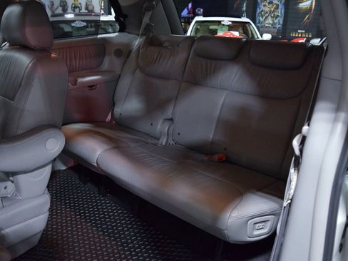 Used 2006 Toyota Sienna XLE Limited image 20