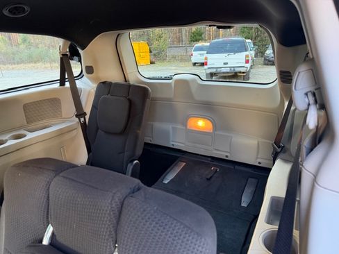 Used 2016 Dodge Grand Caravan image 31